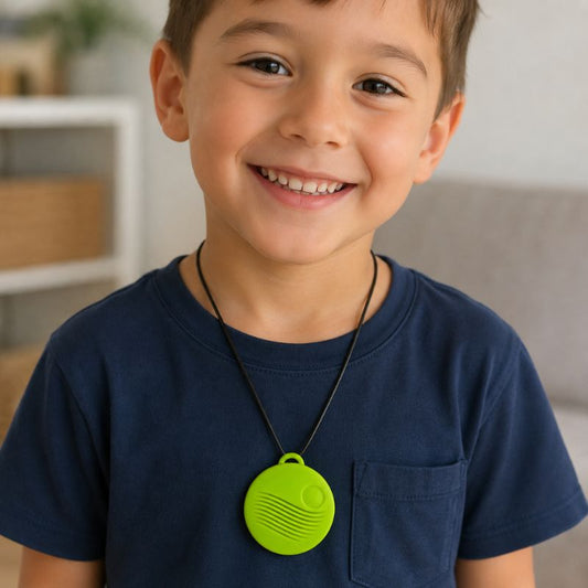 Vibrating Pendant | Green Hummingbird